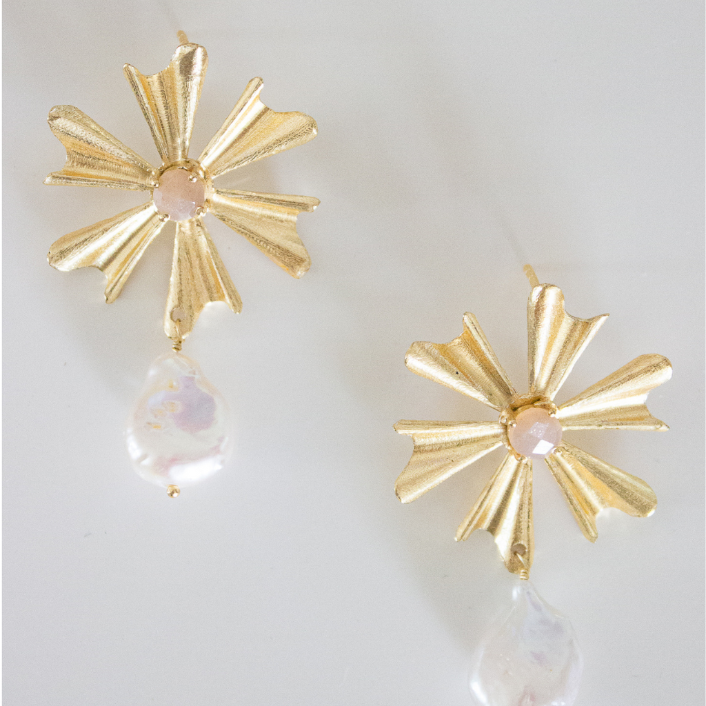 Amelia Earring | Peach Moonstone